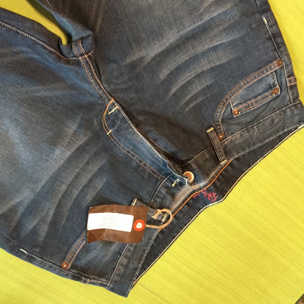 Future RX Jeans. Size 32. NWT.